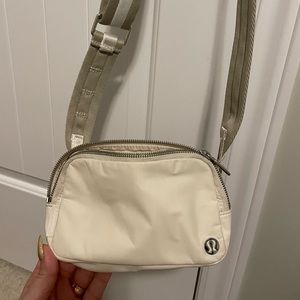 Like new lululemon crossbody (mini)